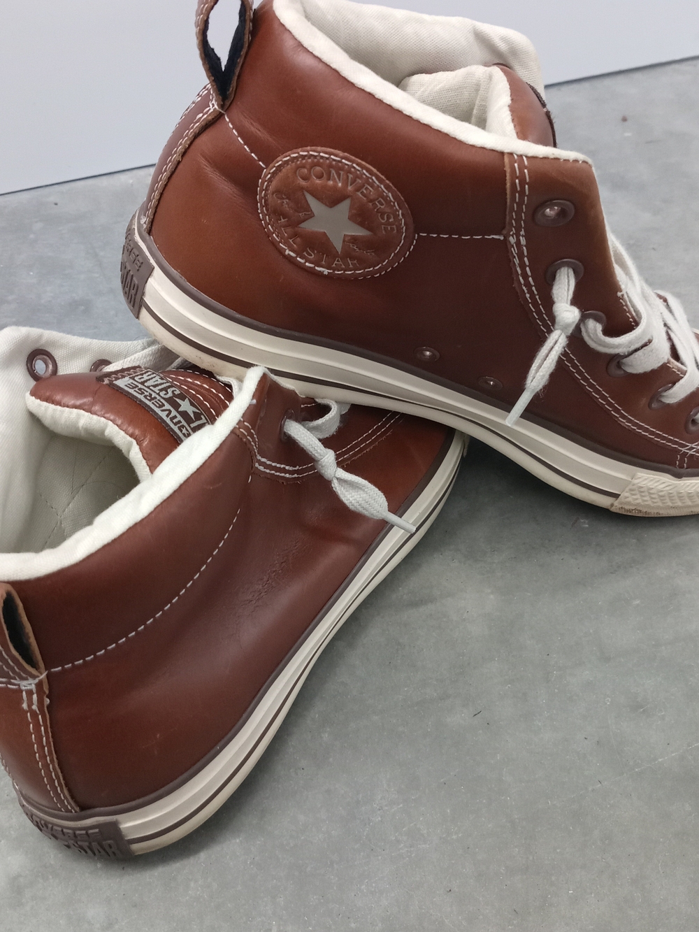Vintage Converse Leather Chuck Taylor Mid Top Sneakers - Brown Size 9.
